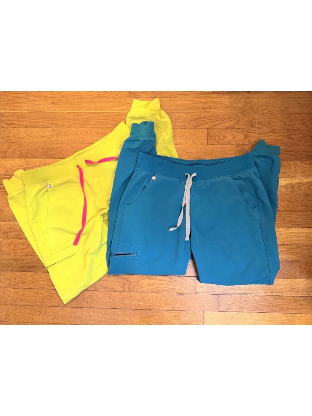 FIGS Technical Collection Jogger Style Scrubs Bundle x 2 Sz Medium